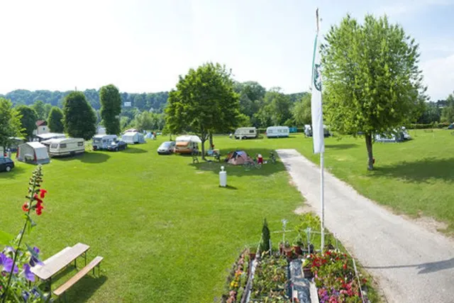 Camping am Fluss