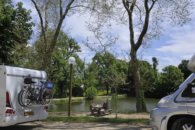 Aire d'accueil camping-car Sationnement Magnac-Bourg