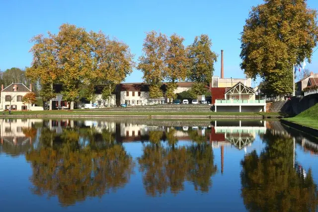 Aire de services pour camping-cars (Génelard)
