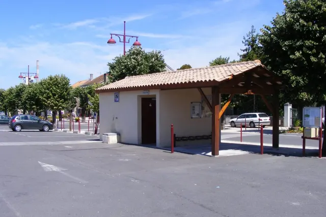 Aire de services camping-cars La Couronne