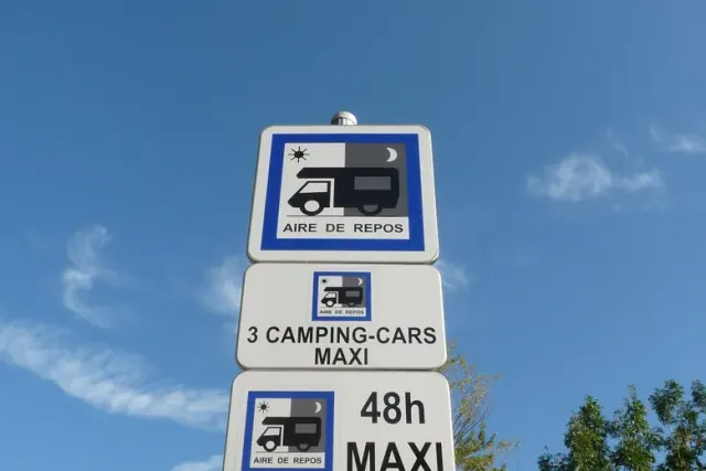 Aire de camping car de Saint Restitut