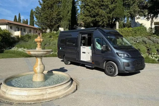 Aire de services camping-cars de Montmoreau-Saint-Cybard