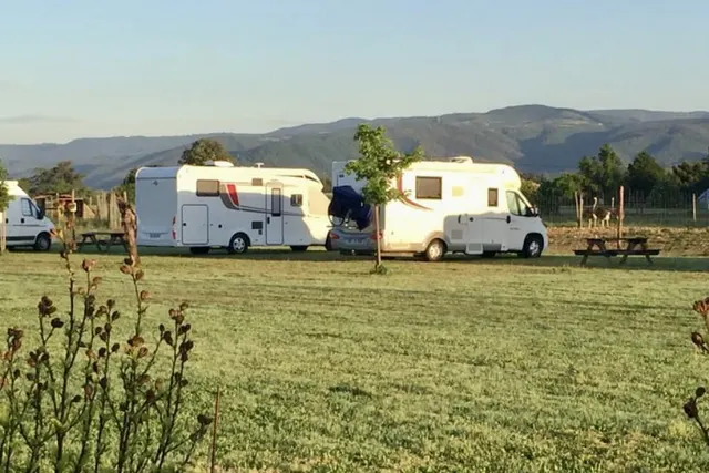 Aire de Camping-cars Ferme de l'Autruche Drômoise