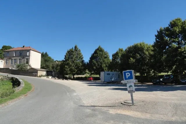 Aire de stationnement pour camping-car Berzé-le-Châtel