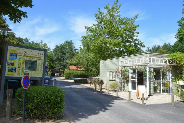 Les Trois Chênes