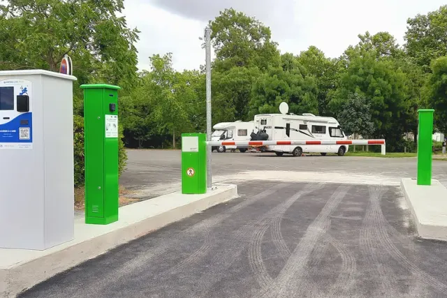 Aire Municipale de stationnement le Pré des Écluses - Saujon