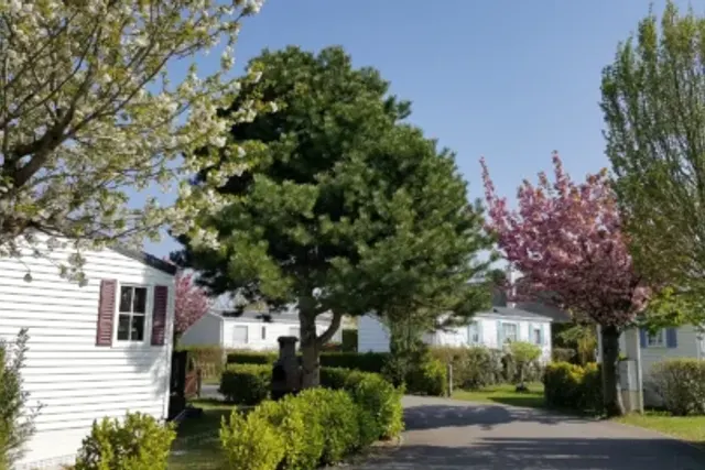 Camping Caravaning Les Cerisiers