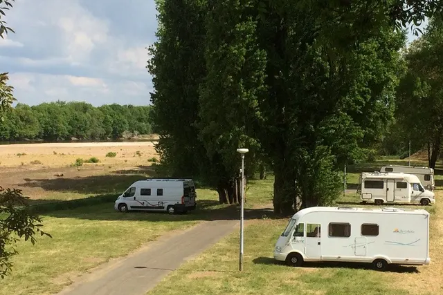 Aire d’accueil Chênehutte-Trèves-Cunault