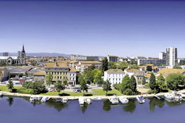Aire de Camping-Cars Port de Roanne