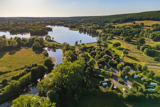 Aire de service du Lac de Virlay