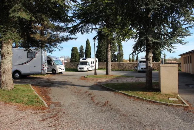 Aire communale de camping-car de Monpazier