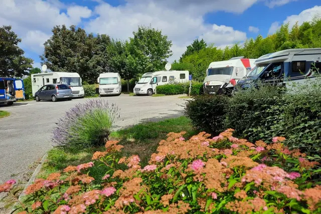 Aire de services camping-cars Touvre