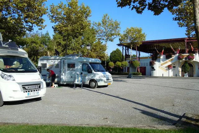 Aire de camping-car Pomarez
