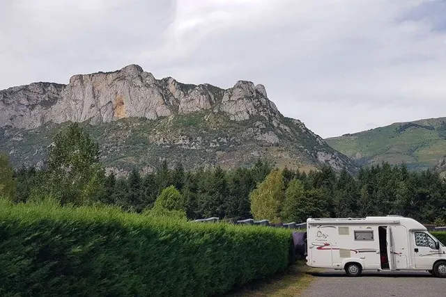 Aire pur camping-cars Les Cabannes