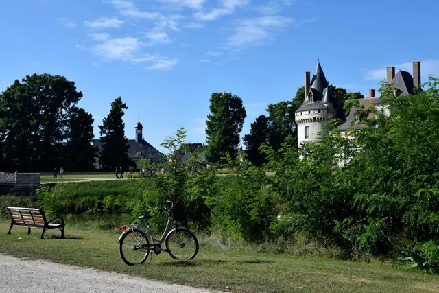 Aire de services pour camping-cars SULLY-SUR-LOIRE