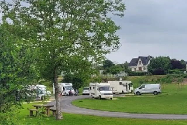 Aire camping-car Villeloin Coulange