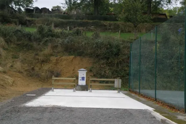Aire camping-car Saint-Marcel-d'Urfé