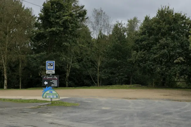 Aire de stationnement de l’étang du Plessis - Saint Carreuc