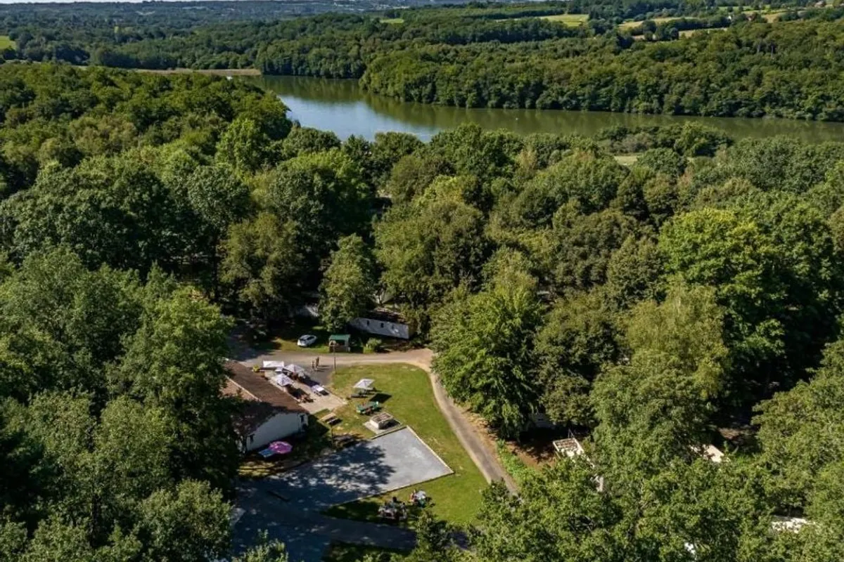 Flower Camping et Base de Loisirs de Rouffiac