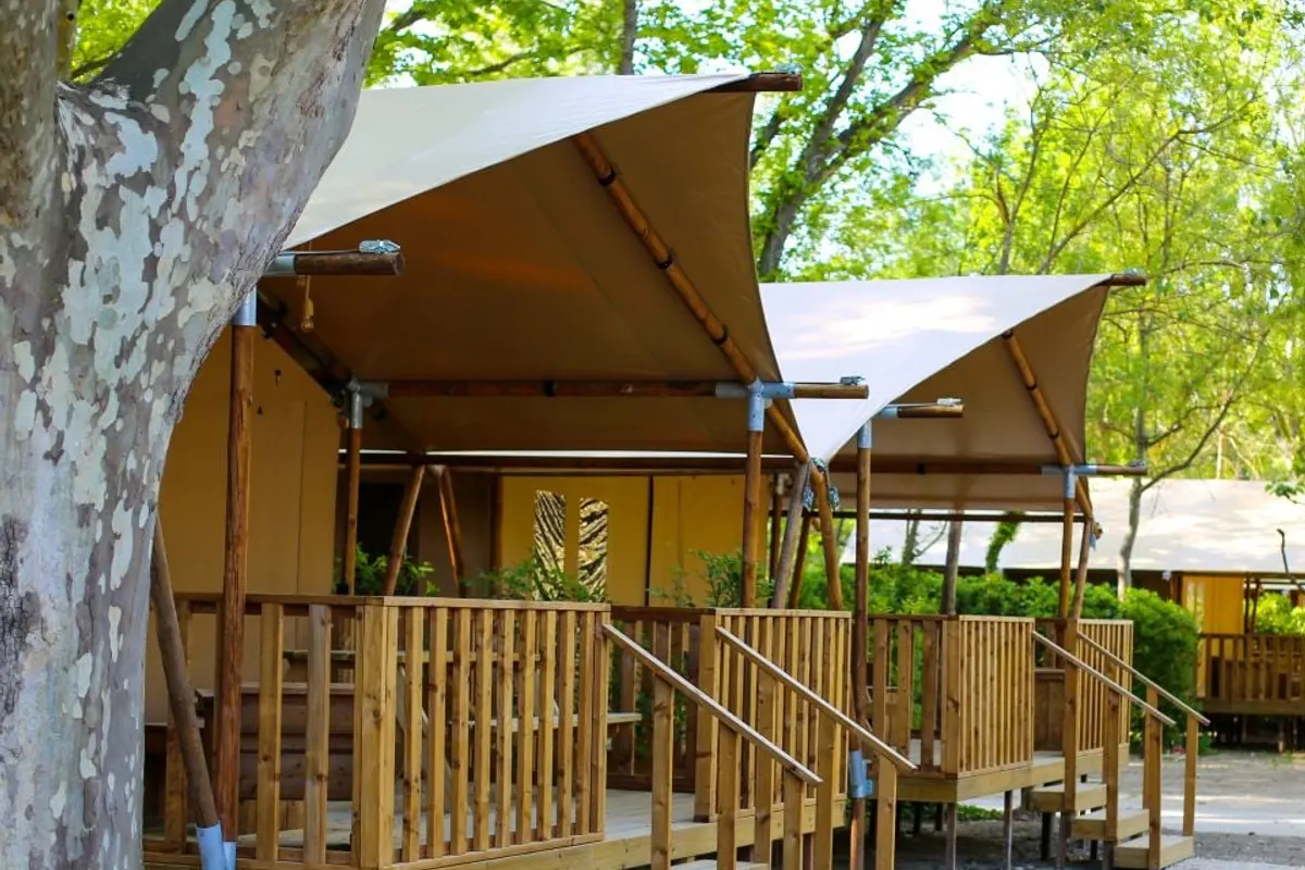 Camping Lodges & Nature