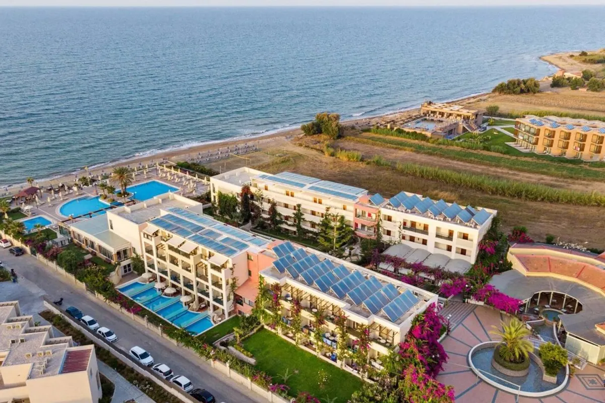 Hydramis Palace Resort