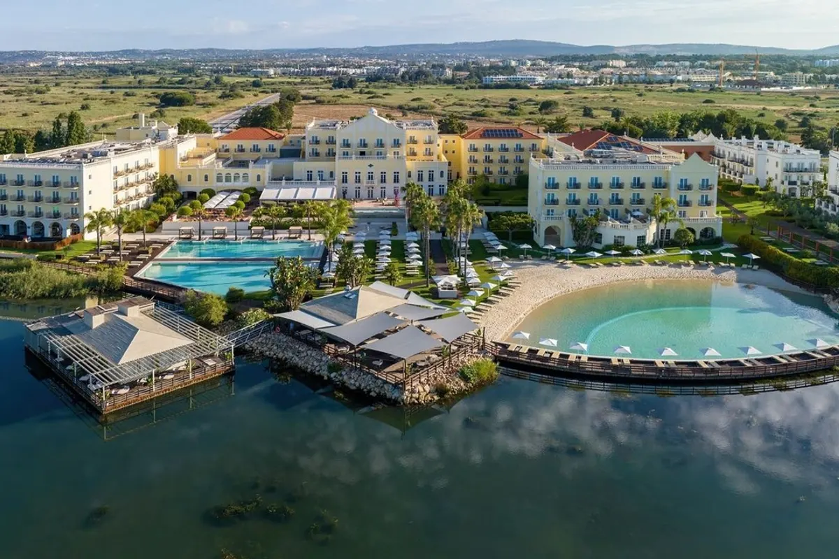 Resort Hotel Domes Lake Algarve