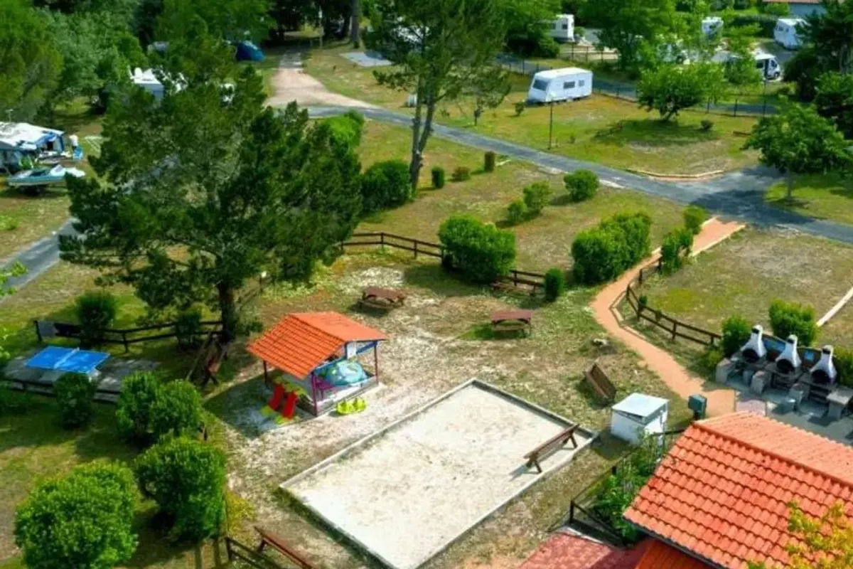 Camping Bel Air Village le Lac de Cazaux