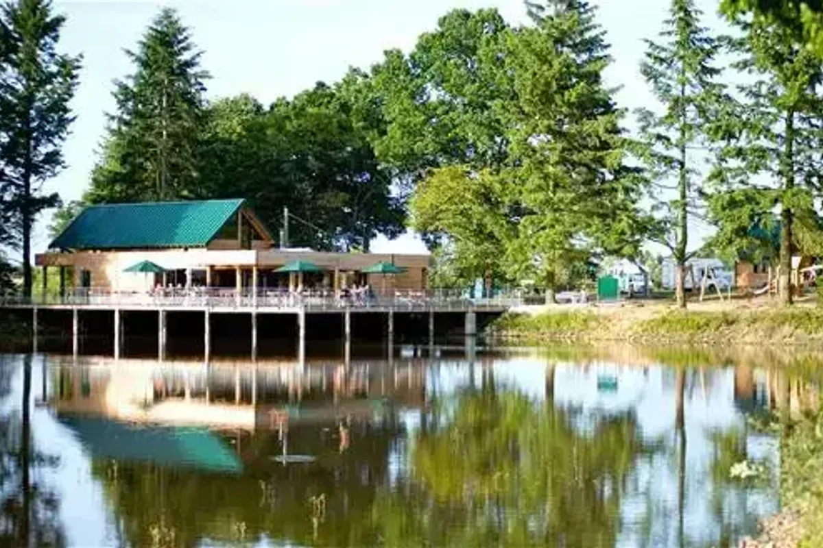 Camping Village Senonches - Huttopia