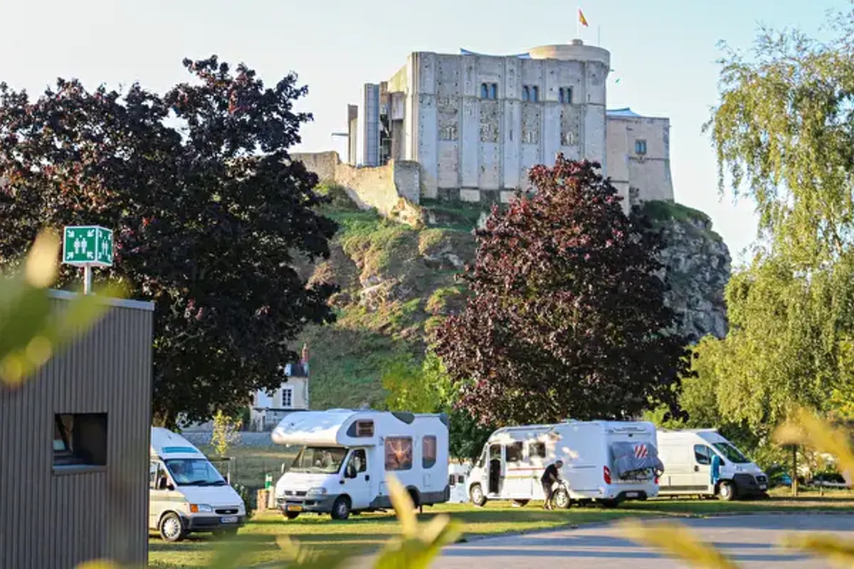 Camping du Chateau Falaise